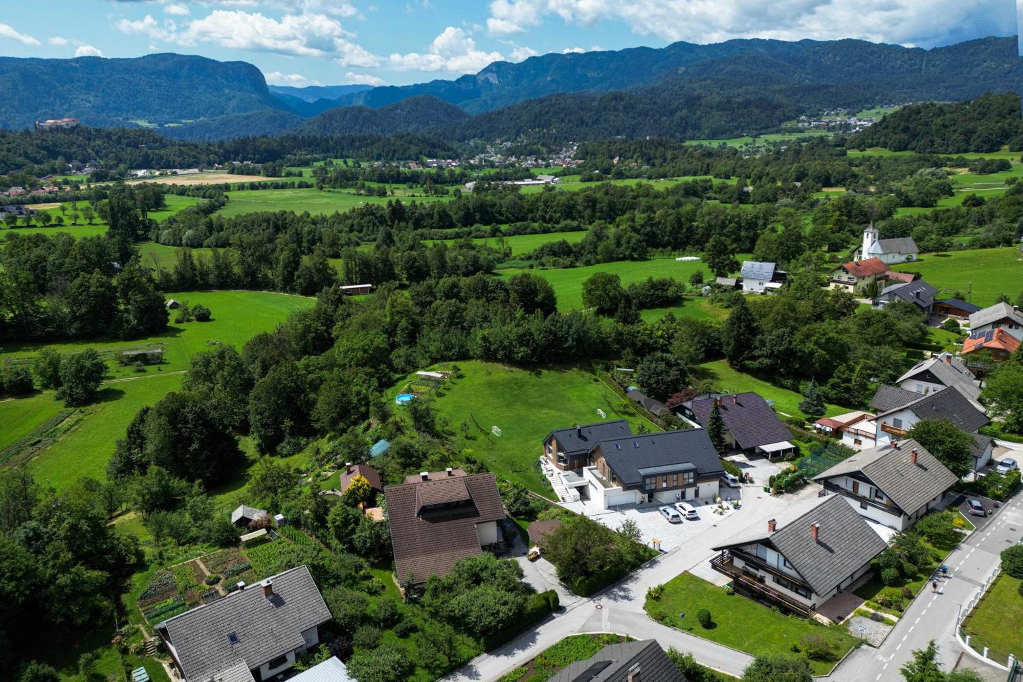 Appartement Lucka Bled Quiet Location, Free Bikes, Big Garden, Doctor Extérieur photo